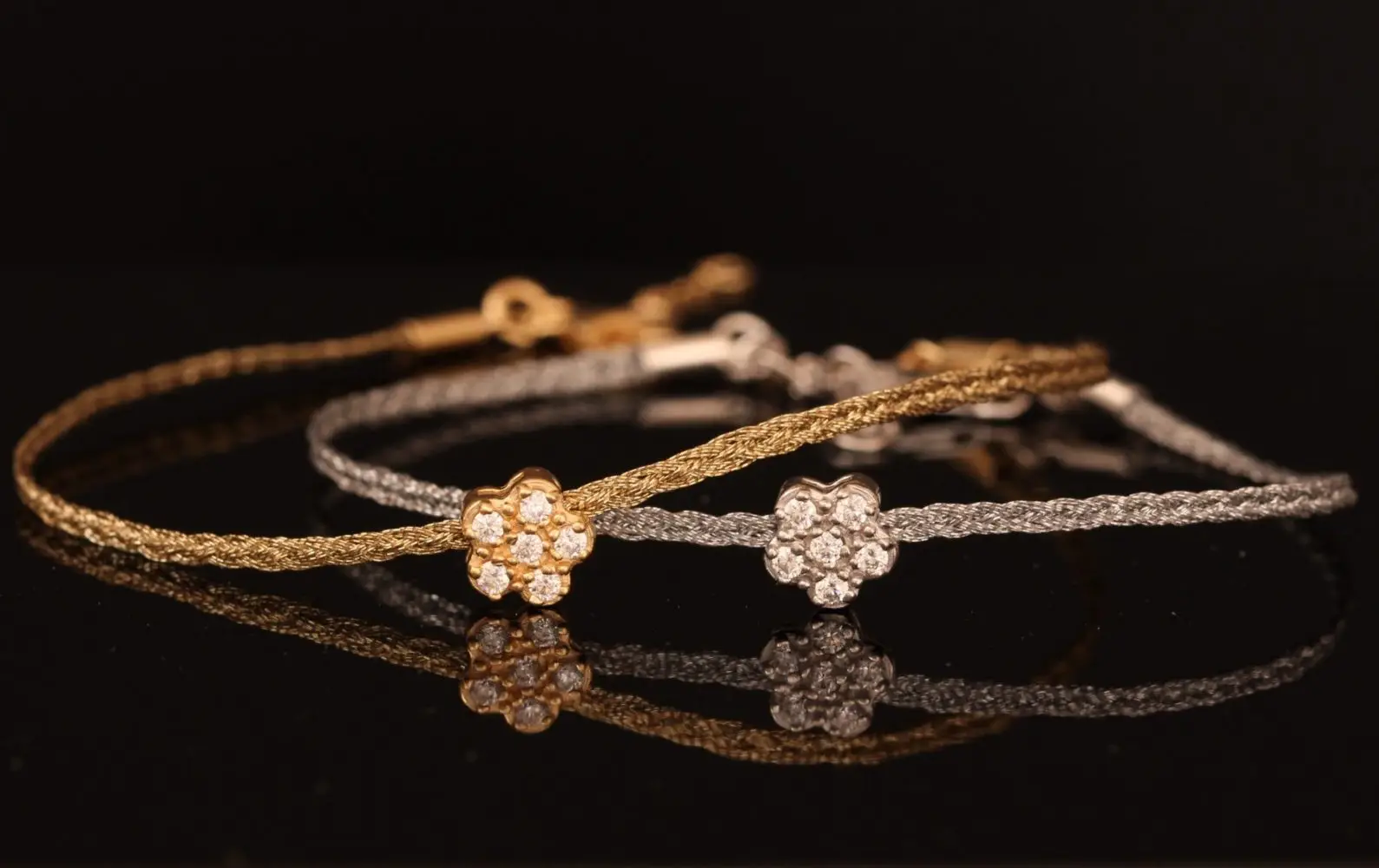 Solo String Armband Blume (gold oder Silber)
