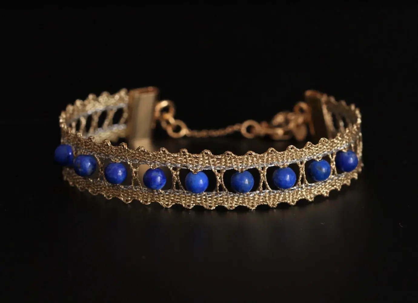 Armband mit Lapislazuli